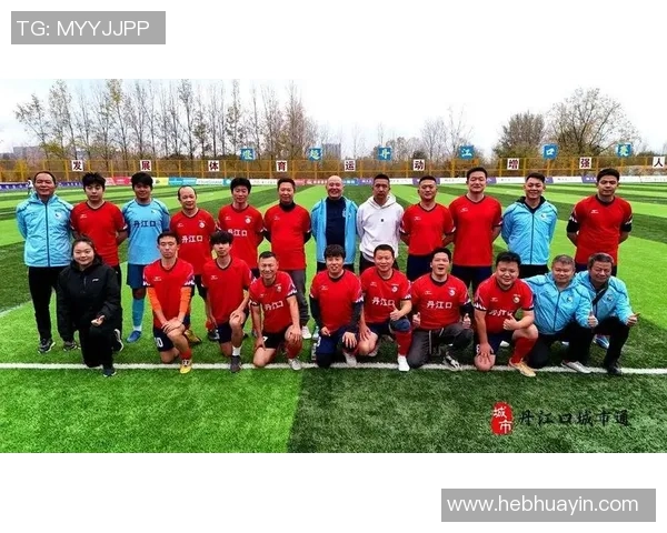 顶级足球球星亲临现场与球迷零距离互动共享激情时刻